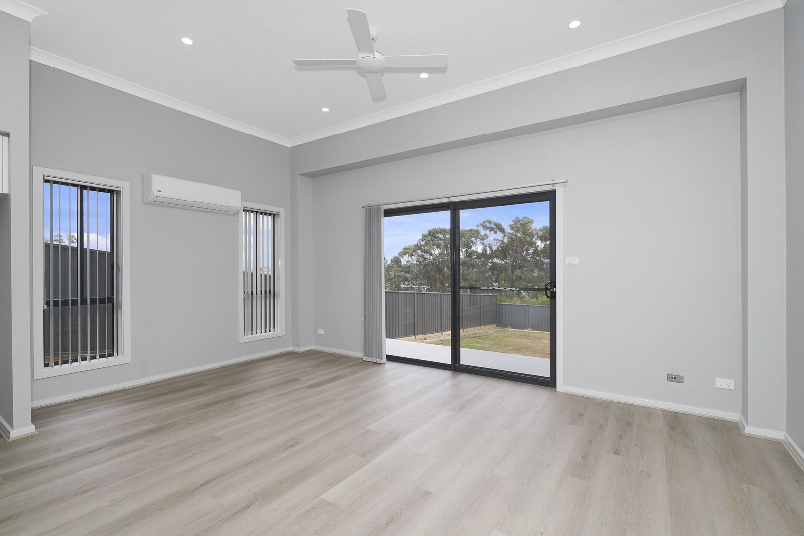 2/24 Blantyre Road, Macquarie Hills NSW 2285, Image 2