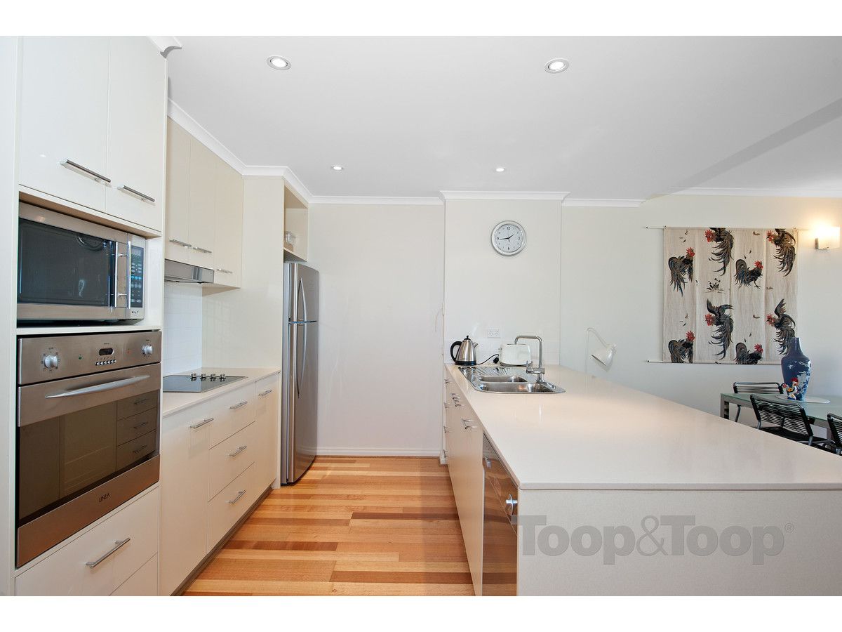 8/2 Solway Crescent, Encounter Bay SA 5211, Image 2