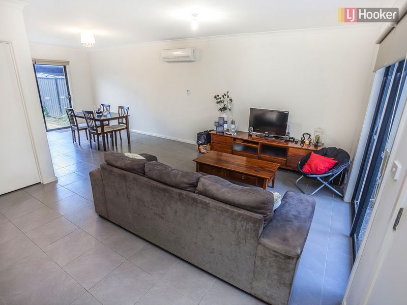 28 Folger Rd, Craigieburn VIC 3064, Image 2