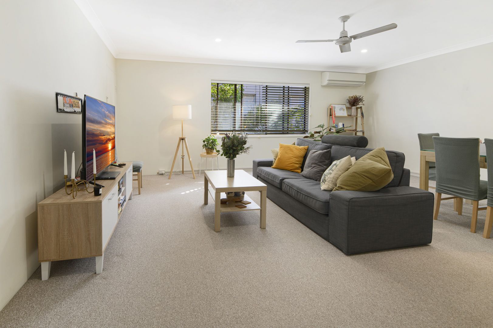 4/23 Jubilee Avenue, Broadbeach QLD 4218, Image 2