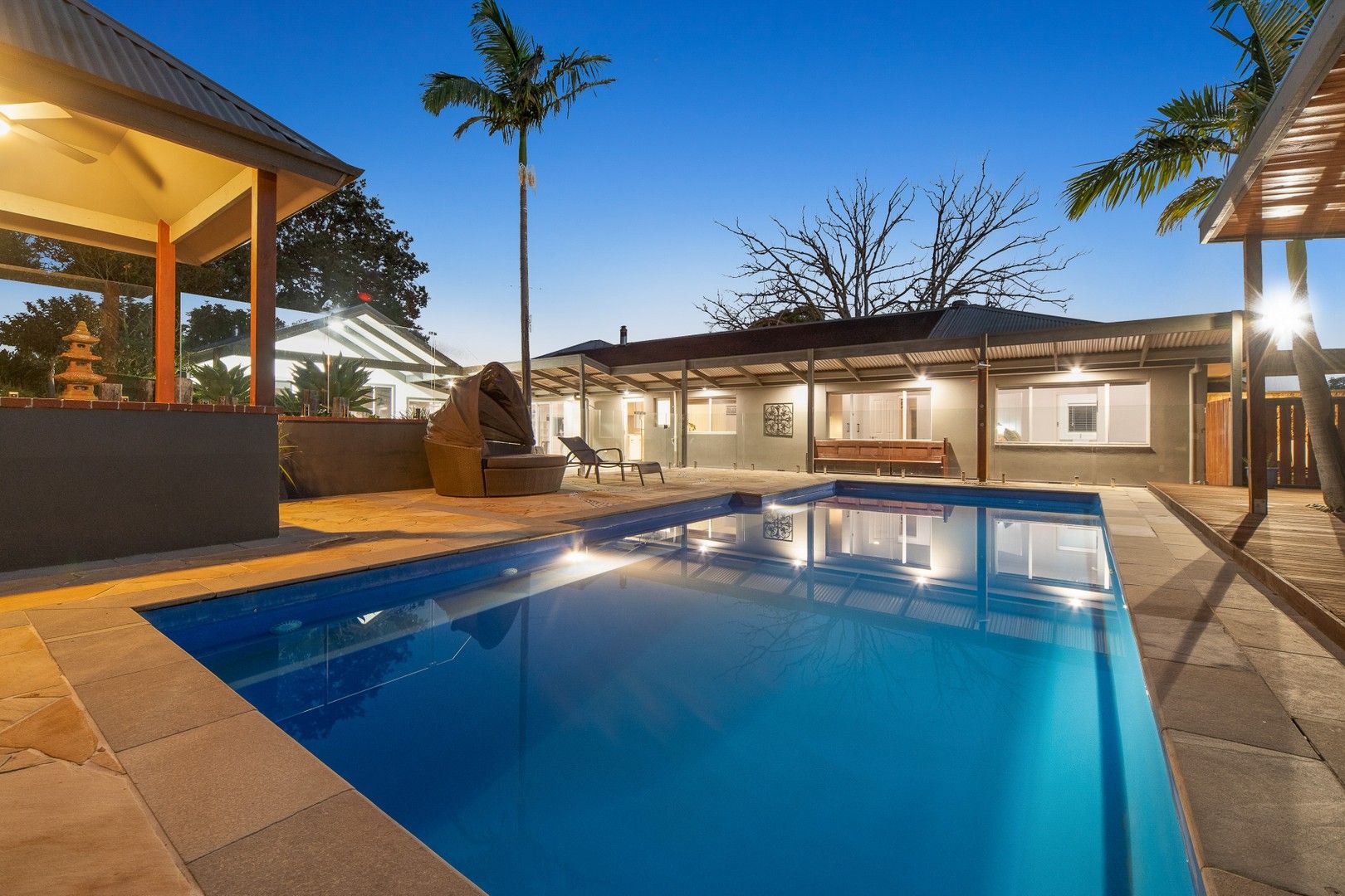 5 bedrooms House in 230 Moorooduc Highway MOUNT ELIZA VIC, 3930