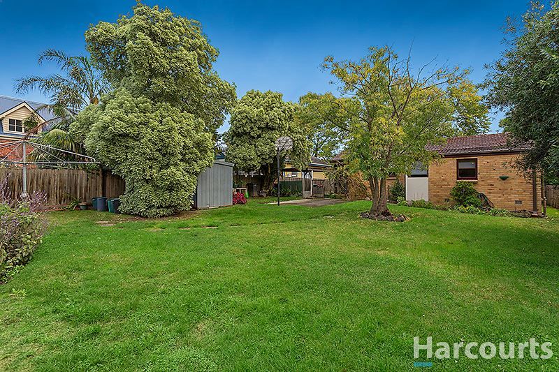 67 Larch Crescent, Mount Waverley VIC 3149, Image 2