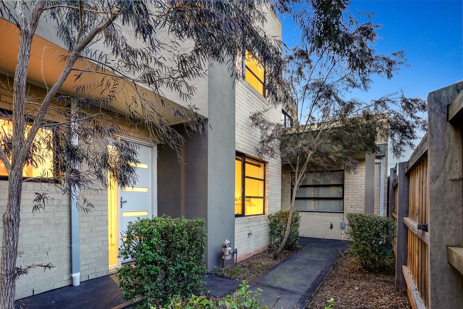 3/2 McCracken Avenue, Pascoe Vale VIC 3044, Image 1