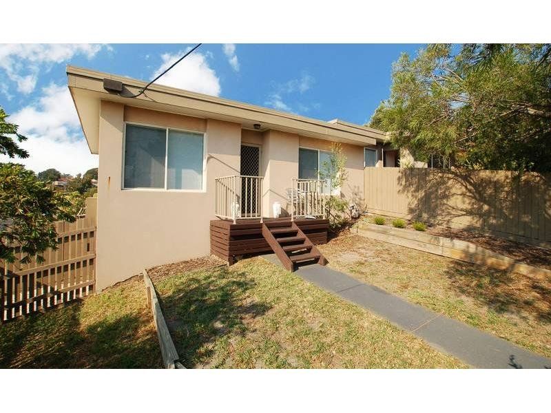 2 bedrooms House in 38 Ridgeway Avenue GLENROY VIC, 3046