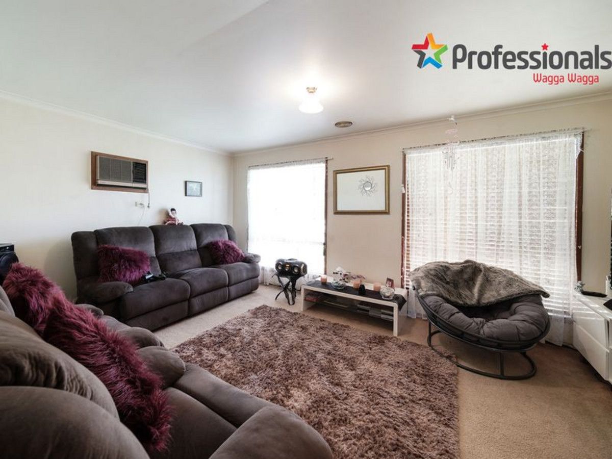 24 Darri Street, Glenfield Park NSW 2650, Image 1