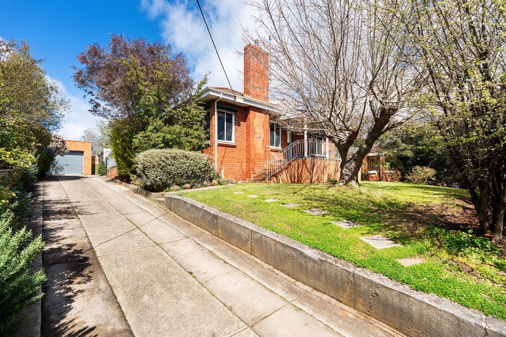 4 bedrooms House in 23 Johnstone Street CASTLEMAINE VIC, 3450