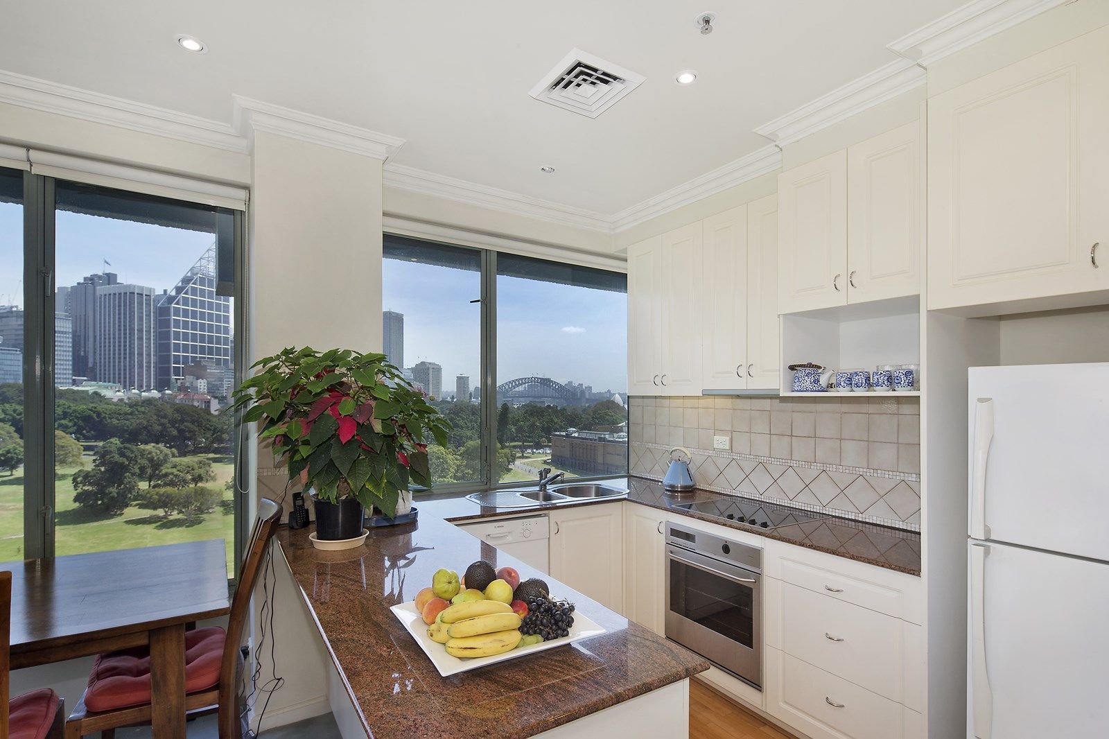 1304/22 Sir John Young Crescent, Woolloomooloo NSW 2011, Image 2