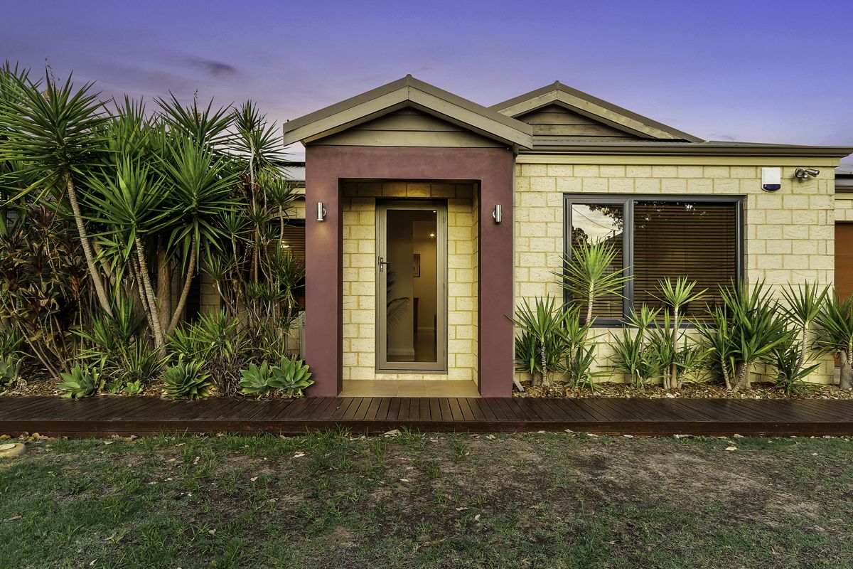 3 bedrooms Apartment / Unit / Flat in 34A Selina Street INNALOO WA, 6018