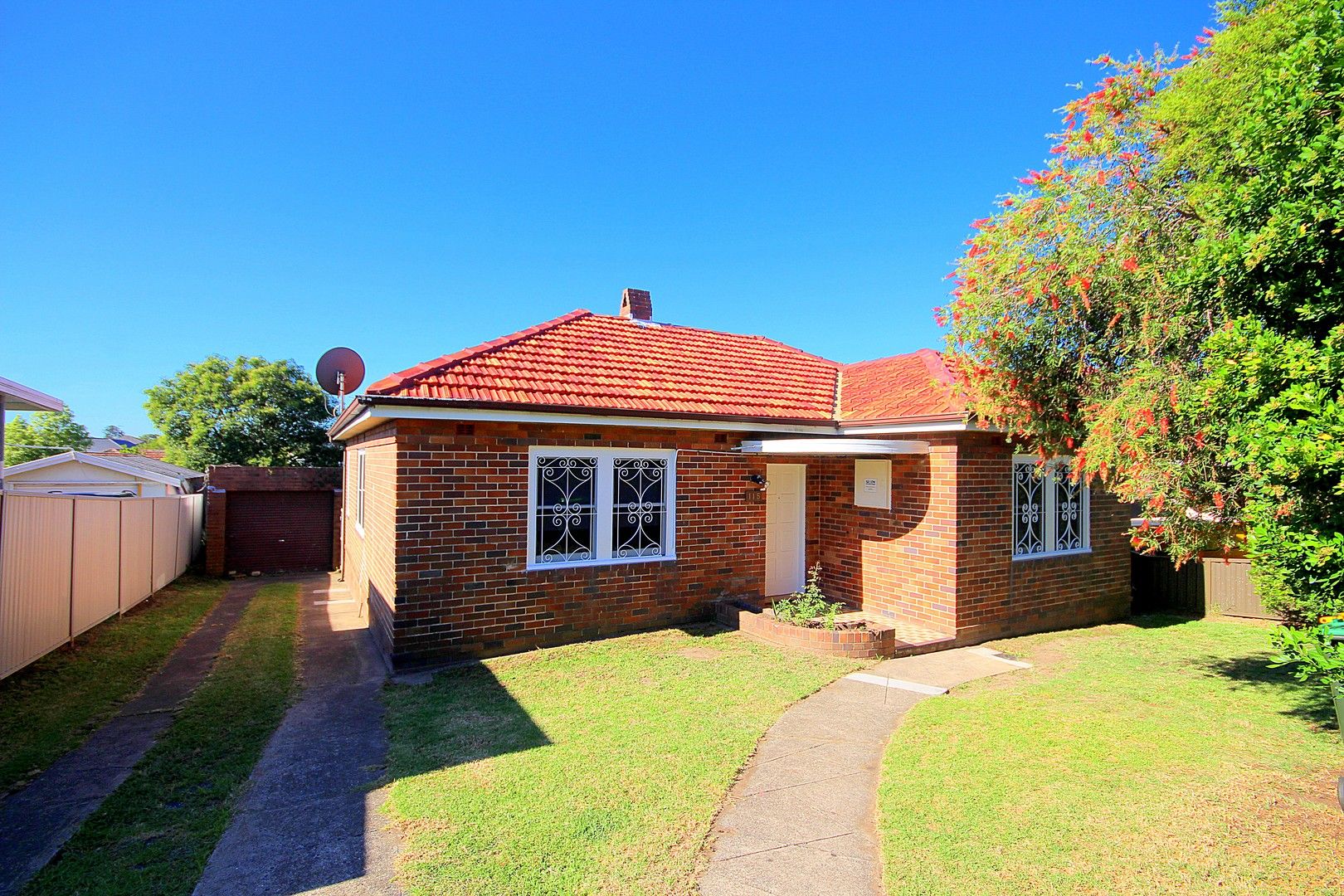 3 bedrooms House in 115 Macquarie Street GREENACRE NSW, 2190