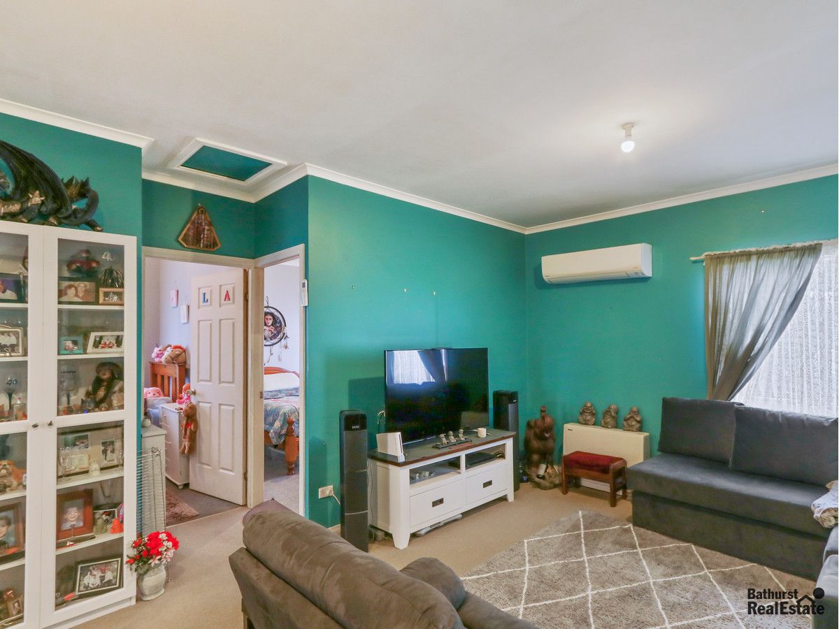 31 Alamein Walk, West Bathurst NSW 2795, Image 2