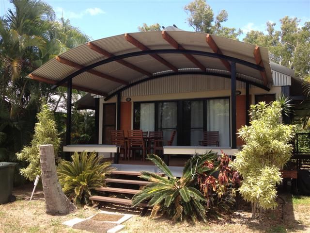 3 bedrooms House in 2/23 Reid Road WONGALING BEACH QLD, 4852