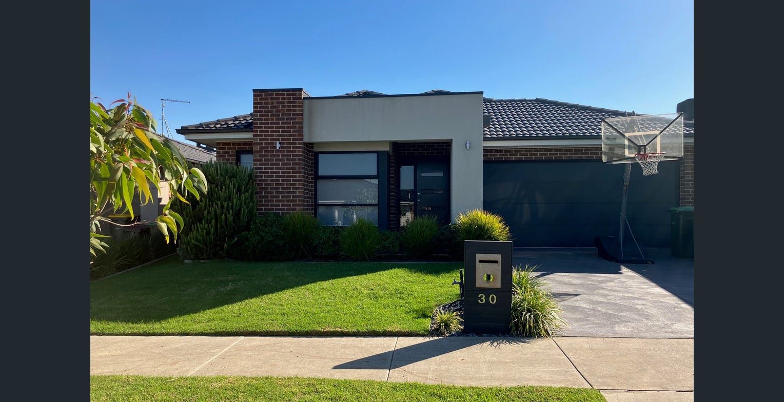 4 bedrooms House in 30 Miramar Drive ARMSTRONG CREEK VIC, 3217