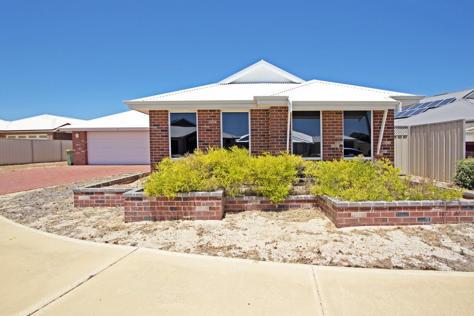 4 bedrooms House in 17 Parakeet Bend JURIEN BAY WA, 6516