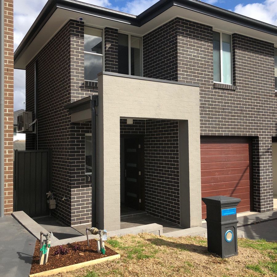 1 bedrooms Apartment / Unit / Flat in 18 Facey Lane SPRING FARM NSW, 2570