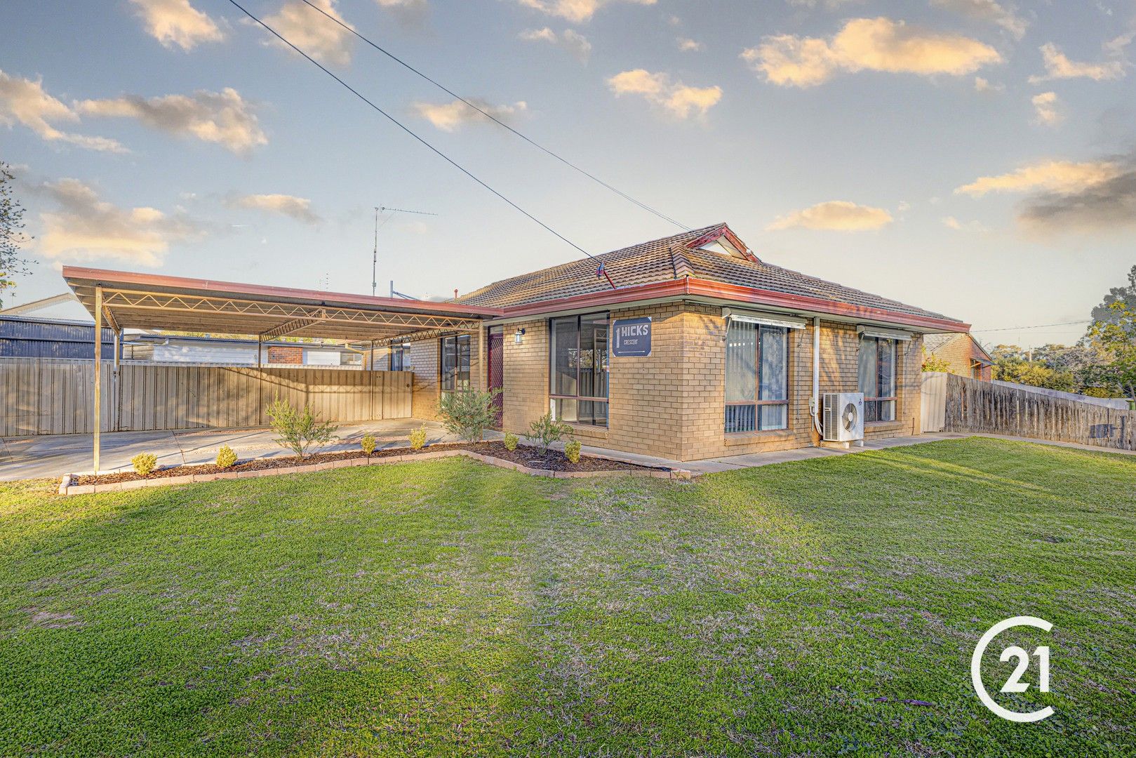 3 bedrooms House in 1 Hicks Crescent ECHUCA VIC, 3564