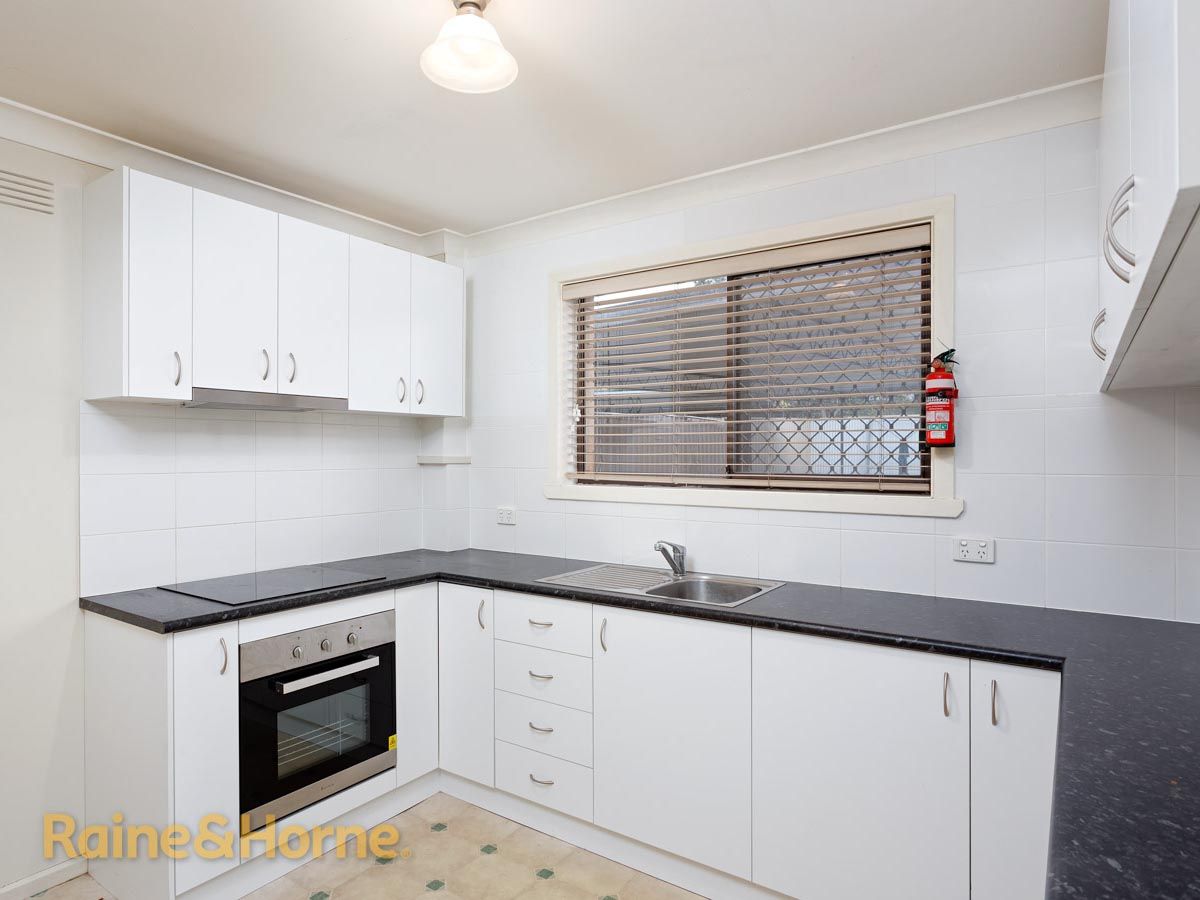 2/8 Edney Street, Kooringal NSW 2650, Image 1