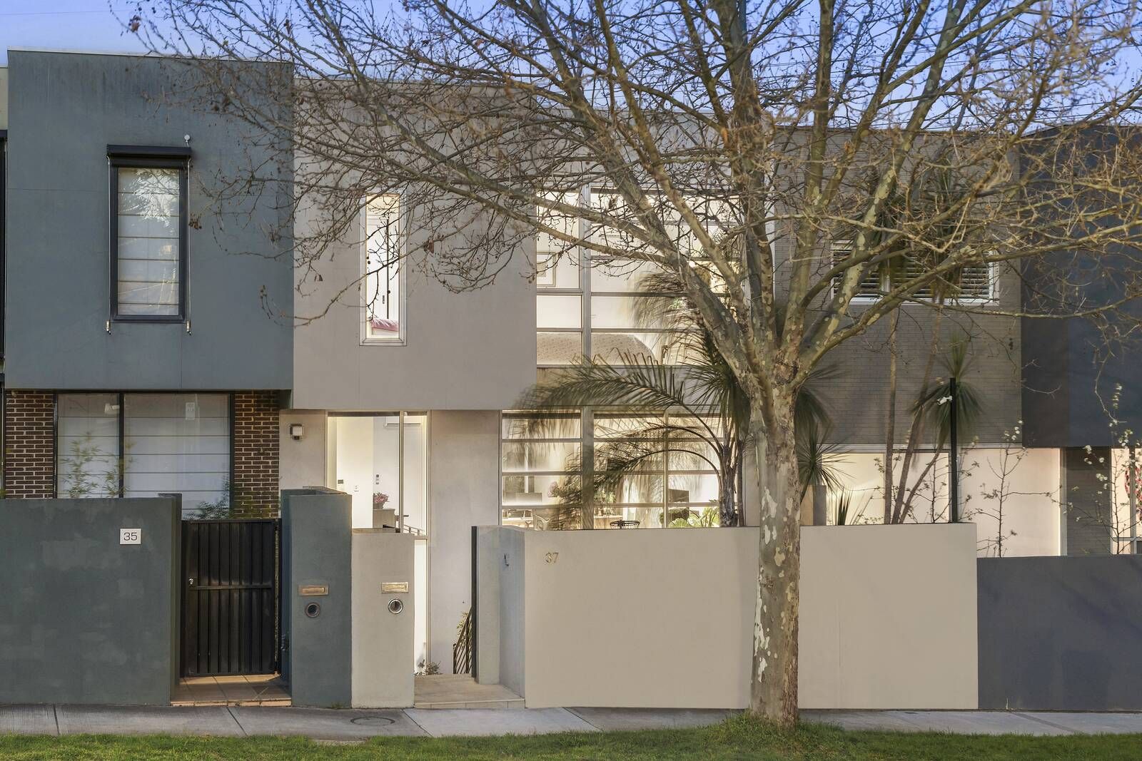 4 bedrooms House in 37 Milton Parade MALVERN VIC, 3144
