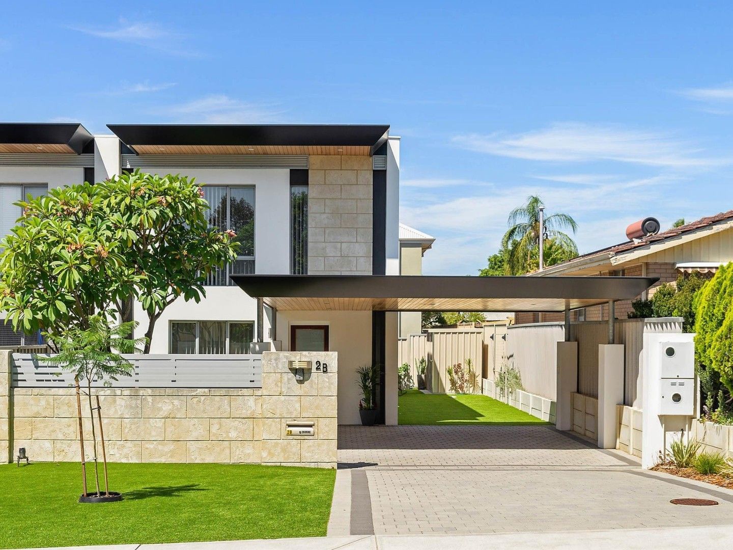 4 bedrooms House in 2B Bragor Place ARDROSS WA, 6153