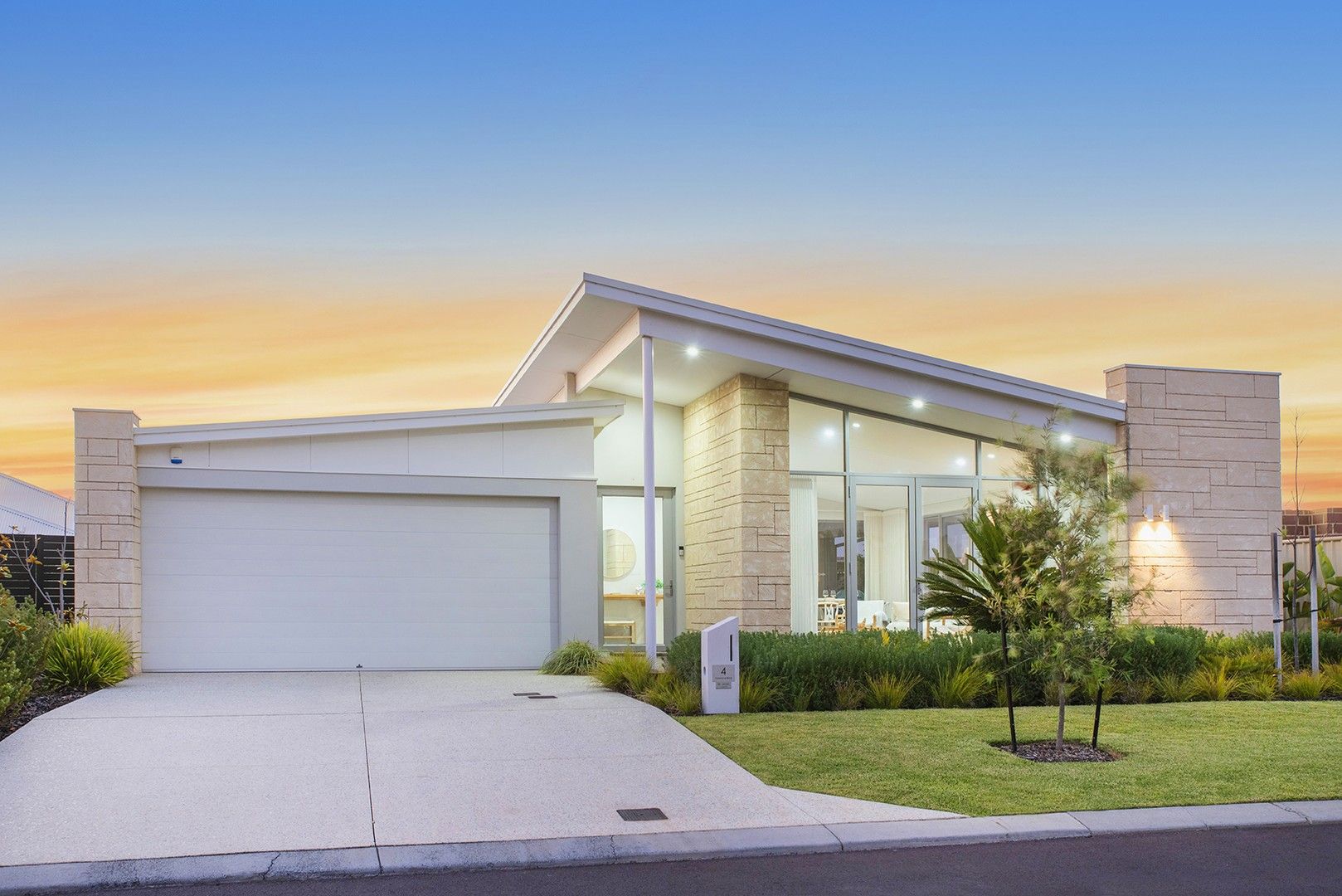 4 bedrooms House in 4 Kawana Boulevard DUNSBOROUGH WA, 6281