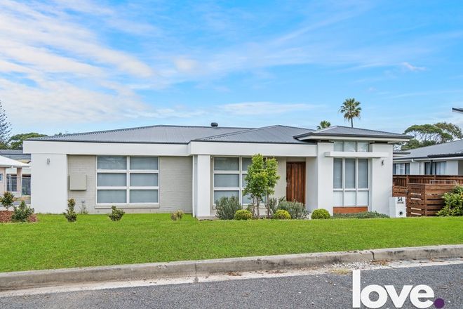 Picture of 54 Dodds Street, REDHEAD NSW 2290