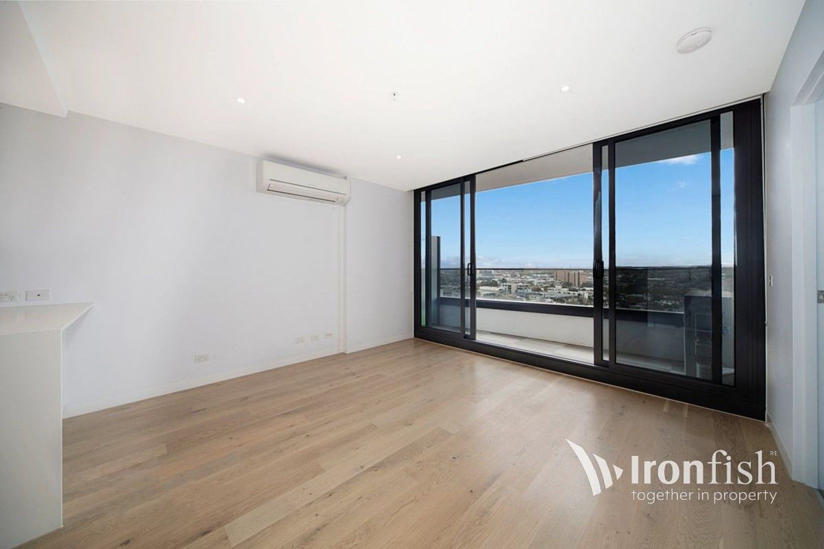 1 bedrooms Apartment / Unit / Flat in 503/3-5 St Kilda Road ST KILDA VIC, 3182