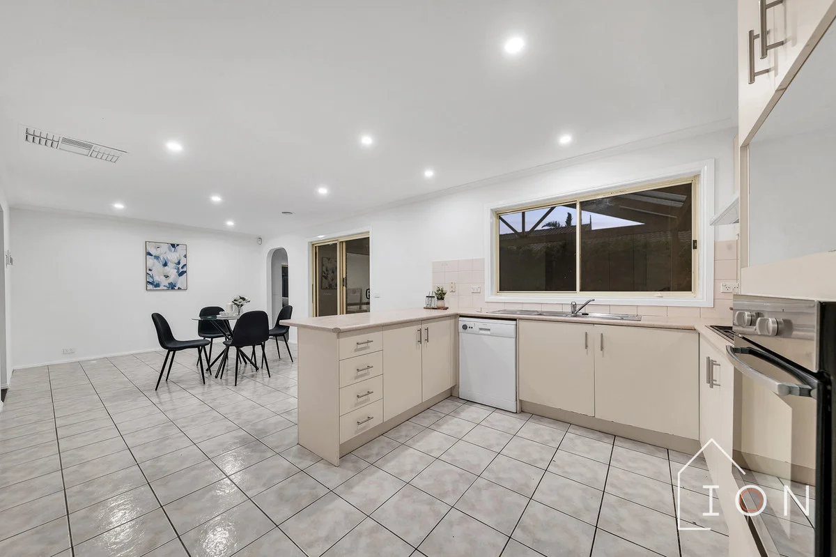 Additional image 3 of 2 Meredith Close, Narre Warren South VIC 3805