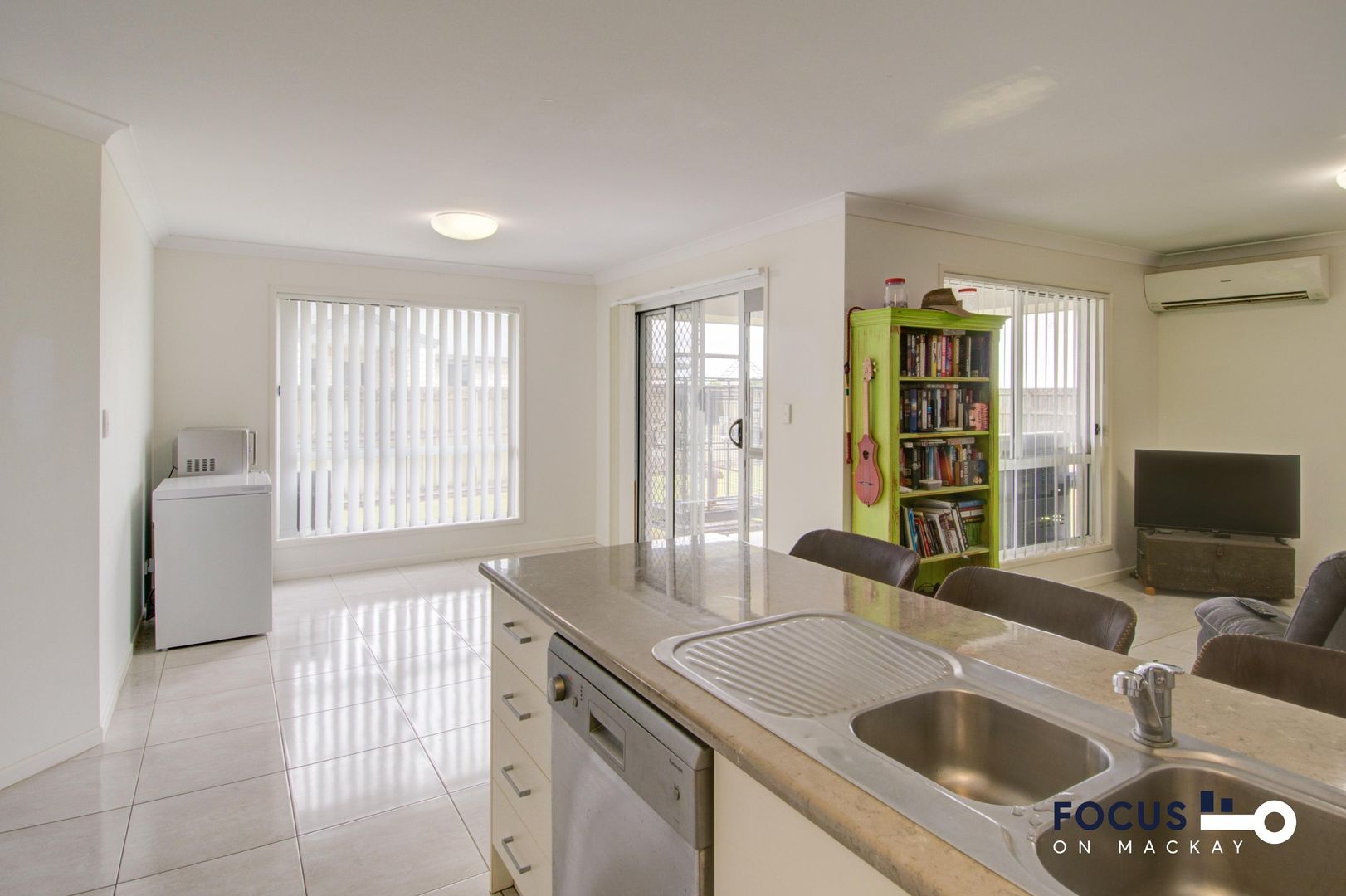 17 Patricia Circuit, Mirani QLD 4754, Image 2