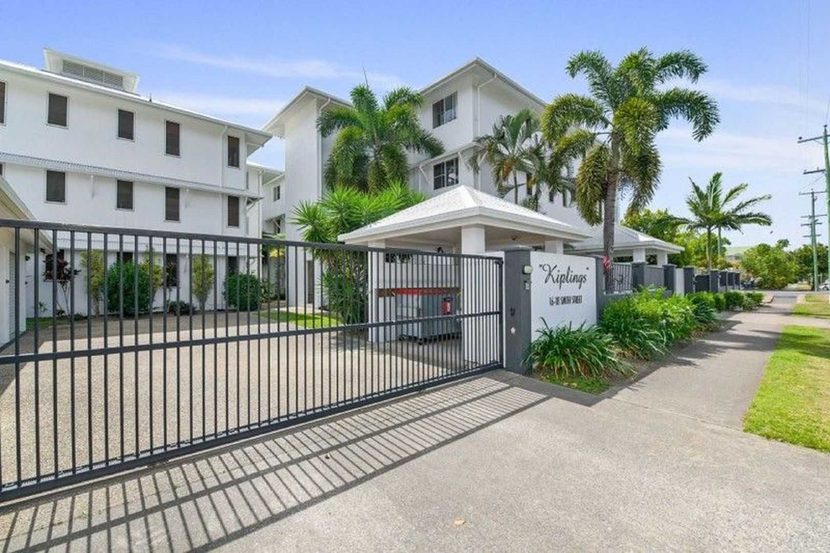 8/16-18 Smith Street, Cairns North QLD 4870, Image 2