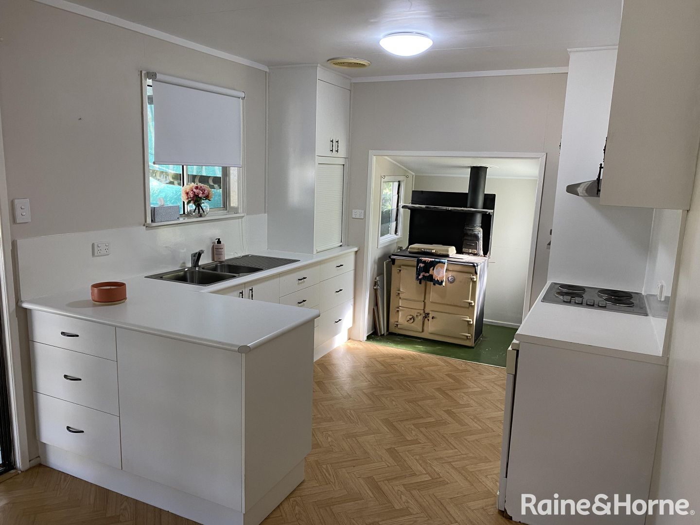 8 Queen Street, Roma QLD 4455 Domain