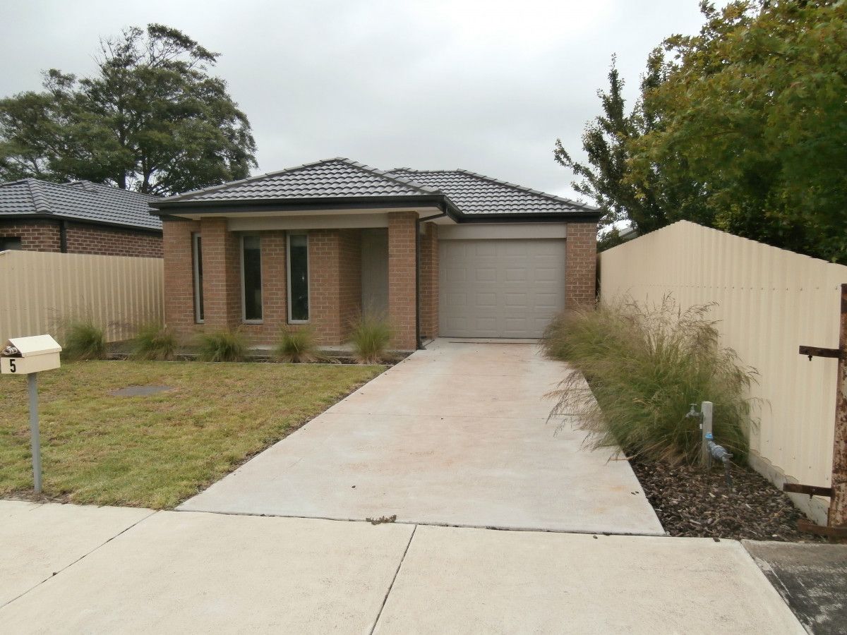 5 Parker Avenue, Colac VIC 3250, Image 1