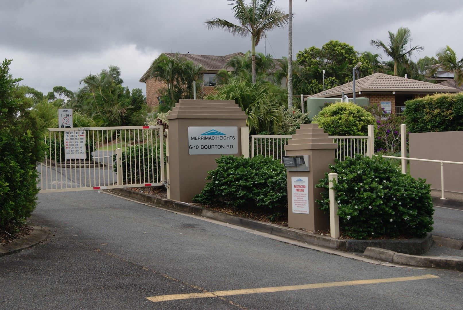 3 bedrooms Townhouse in 24/6-10 Bourton Road MERRIMAC QLD, 4226