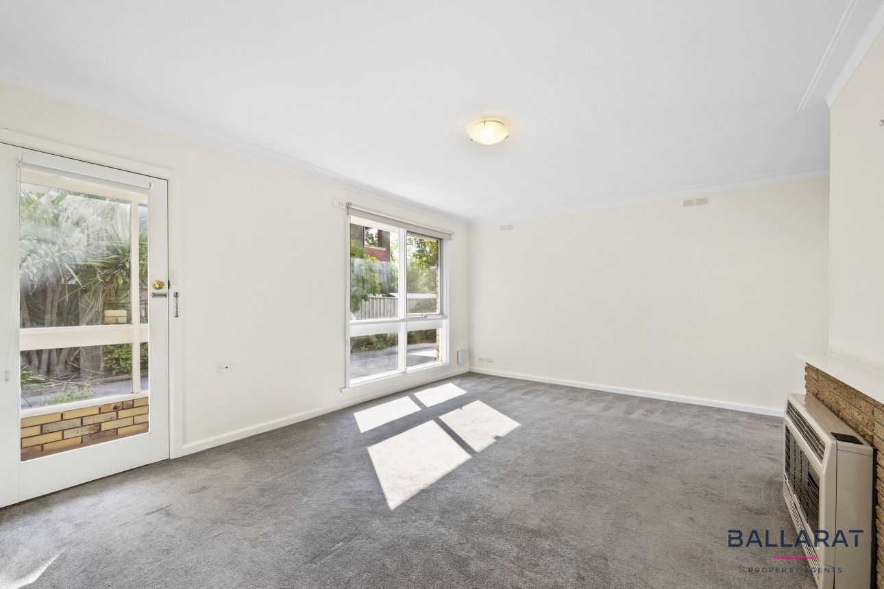 2/20 Pleasant Street, Newington VIC 3350, Image 1