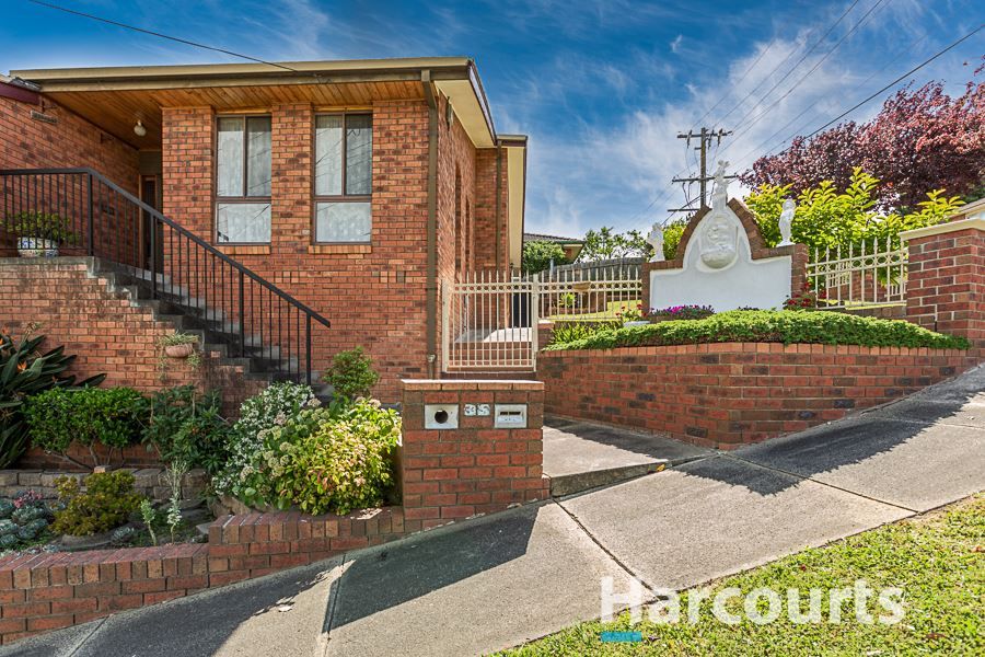 35 Burchall Grove, Dandenong North VIC 3175, Image 2