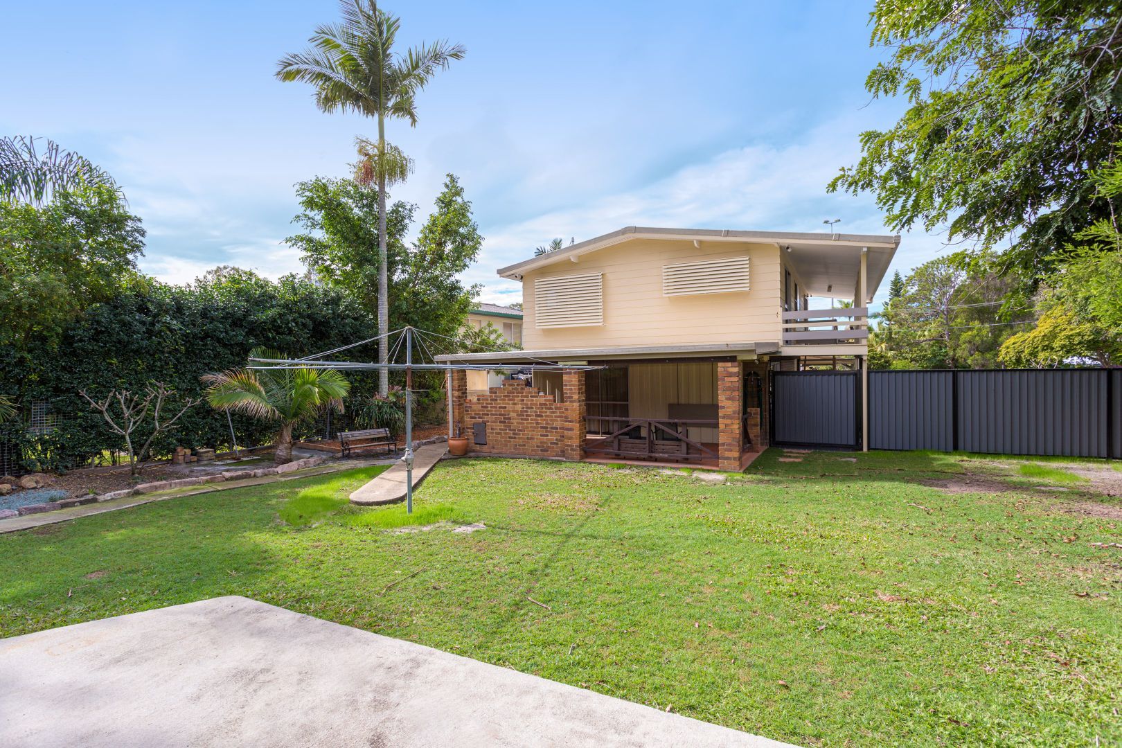 5 bedrooms House in 7 Arcadia Crescent KIPPA-RING QLD, 4021