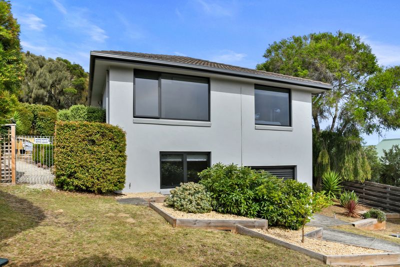 17 Elwood Drive, Lindisfarne TAS 7015, Image 1