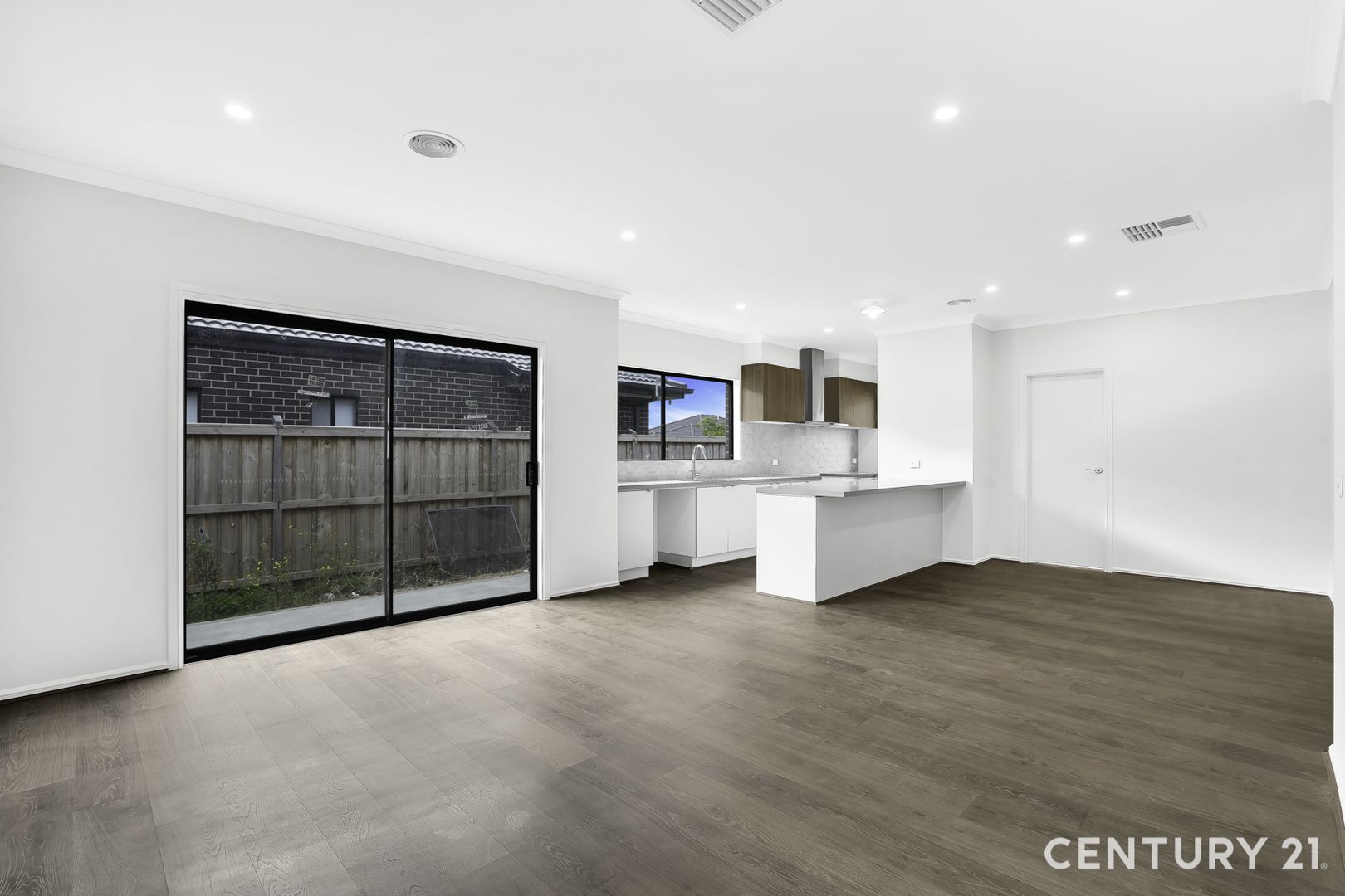 77 Bingham Circuit, Thornhill Park VIC 3335, Image 1