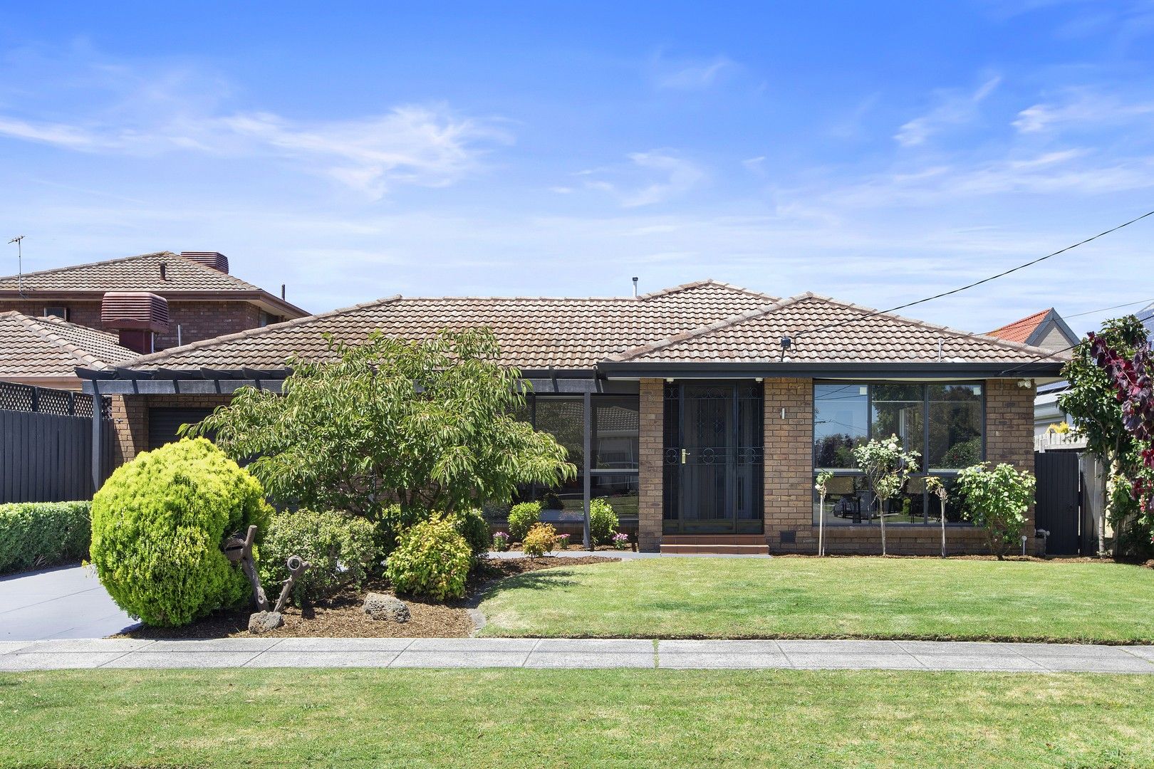 4 bedrooms House in 24 Blackburn Drive CHELTENHAM VIC, 3192