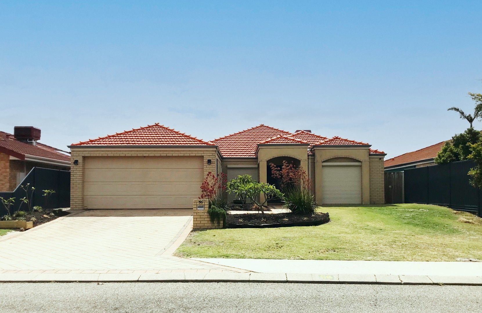4 bedrooms House in 56 Brunswick Road THORNLIE WA, 6108