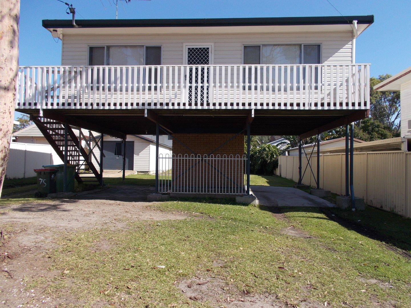 2 bedrooms House in 75 Gamban Rd GWANDALAN NSW, 2259