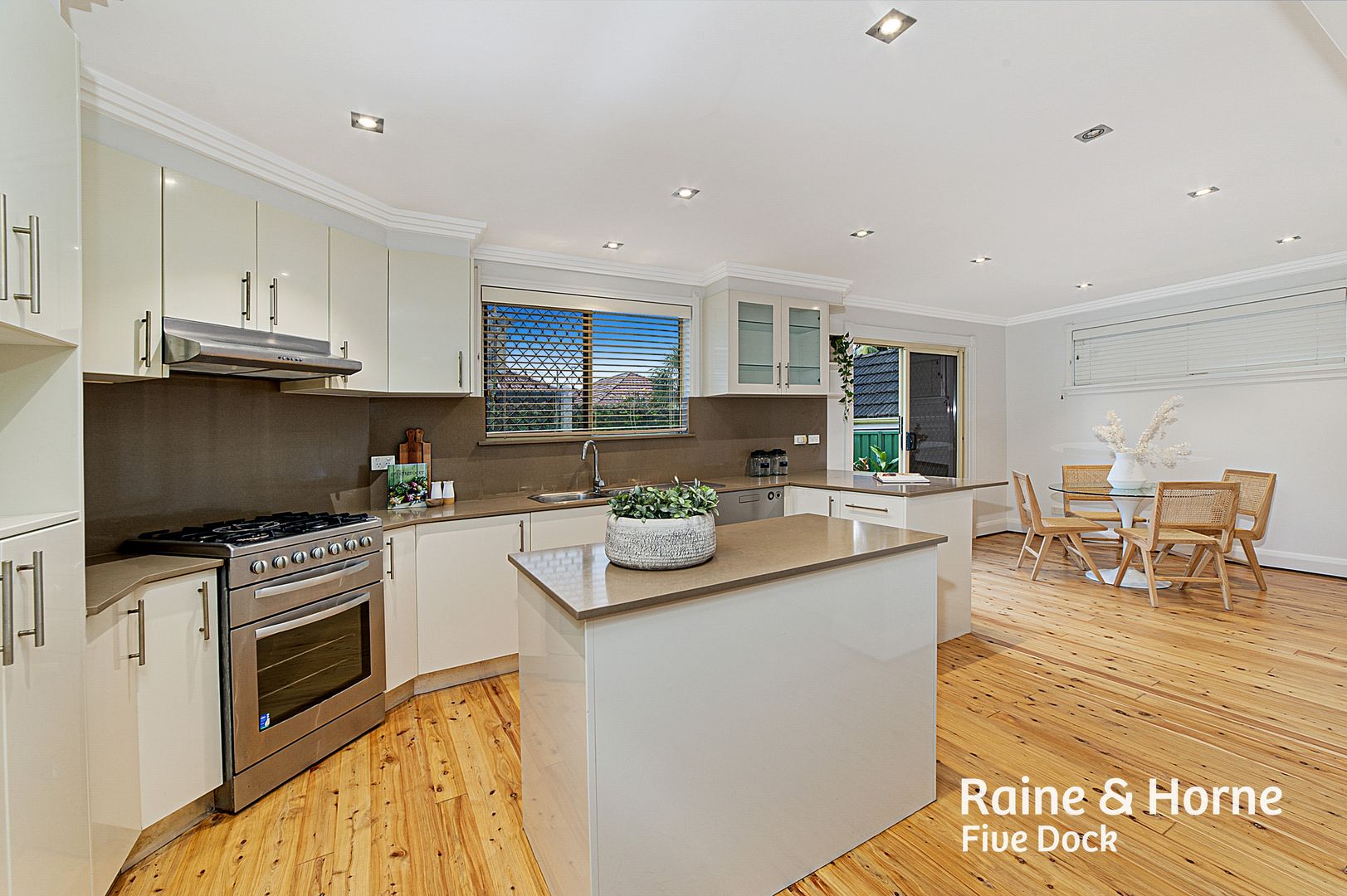 33 Duchess Avenue, Rodd Point NSW 2046, Image 2