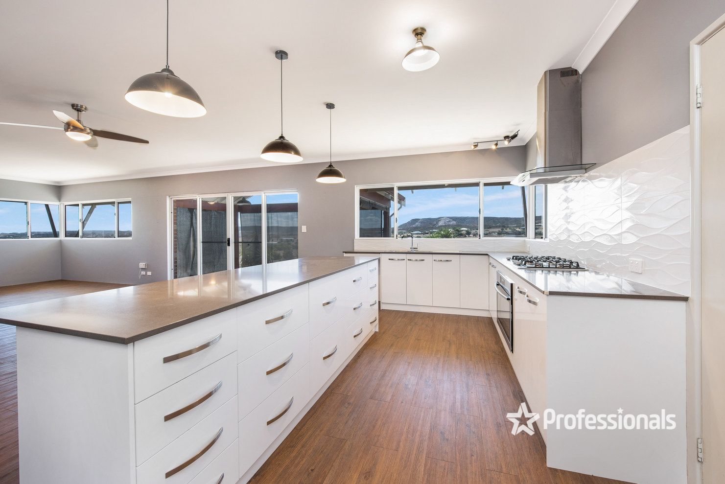 74 Redcliffe Concourse, White Peak WA 6532, Image 0