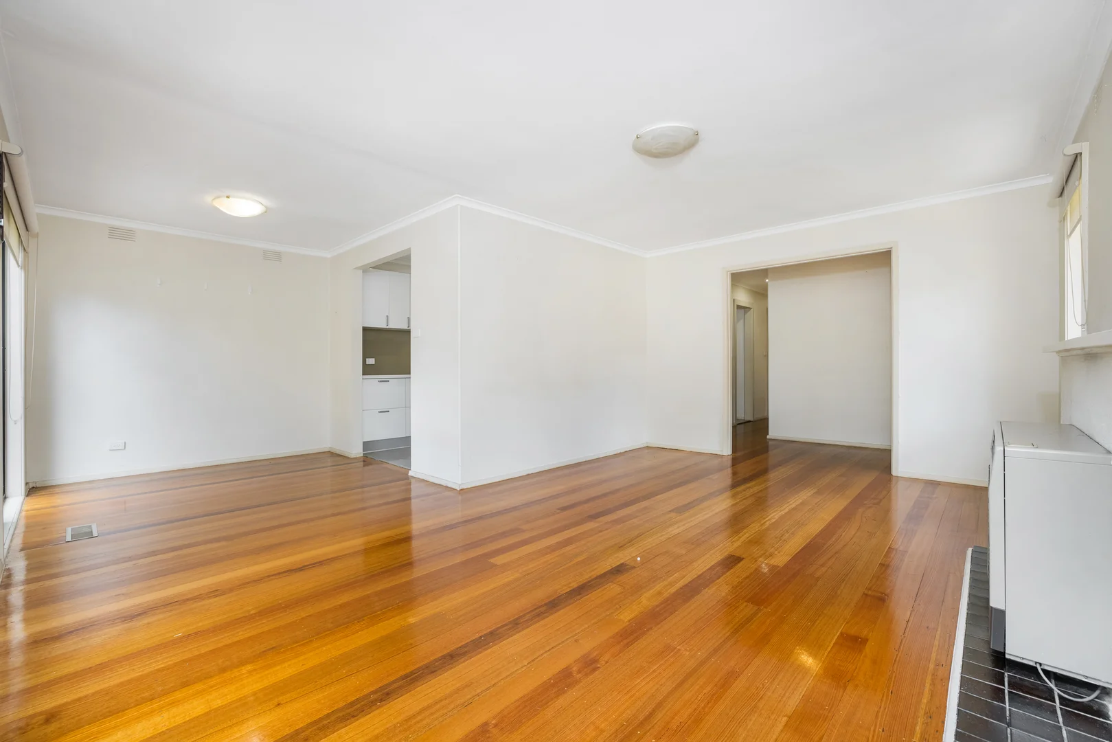 Additional image 2 of 92 Mahoneys Road, Forest Hill VIC 3131