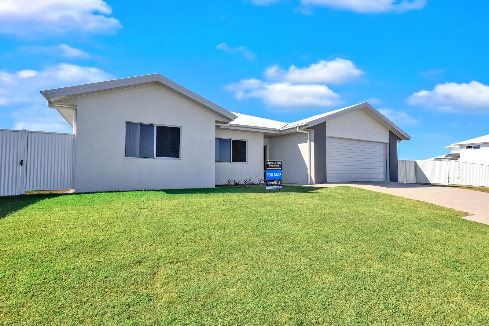 11 Stapleton Avenue, Innes Park QLD 4670