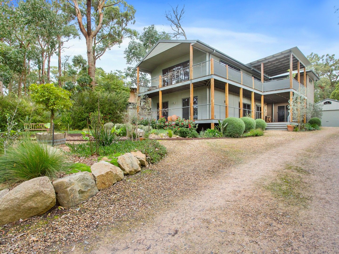 4 bedrooms House in 15 Elizabeth Street RED HILL VIC, 3937