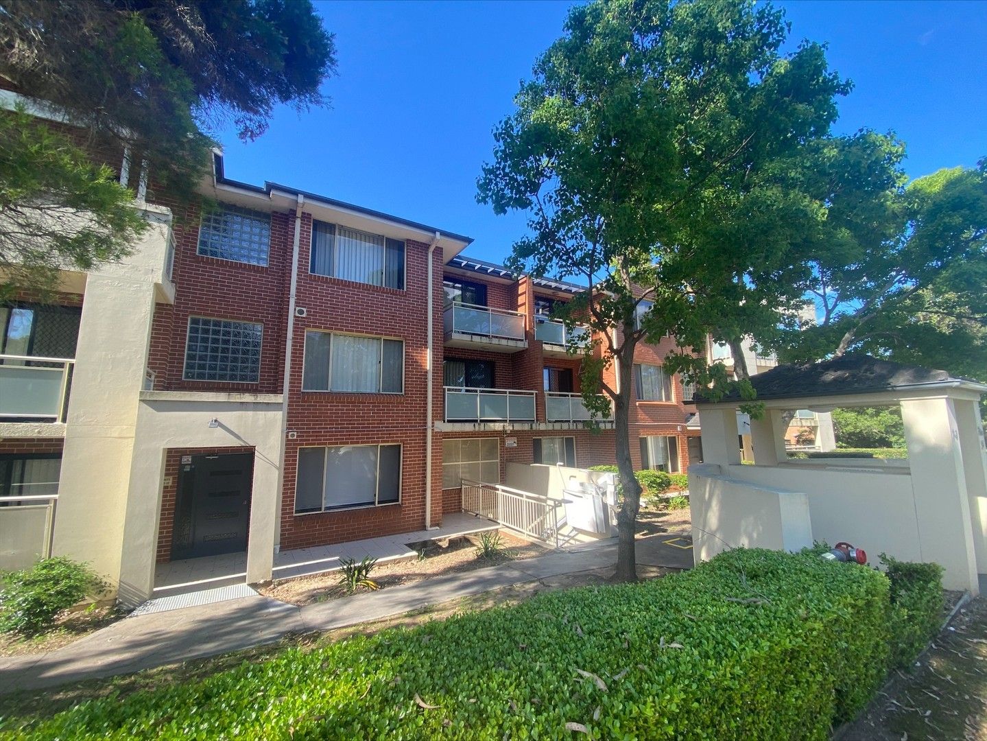 2 bedrooms Apartment / Unit / Flat in 21/7-11 Paton Street MERRYLANDS NSW, 2160