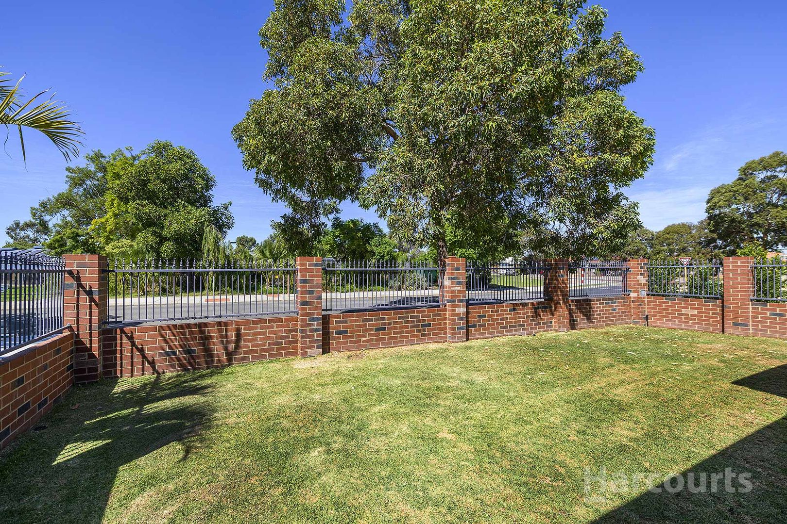 5 Millendon Street, Carramar WA 6031, Image 2