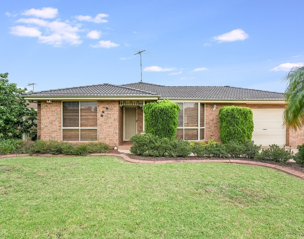 22 Robson Crescent, St Helens Park NSW 2560