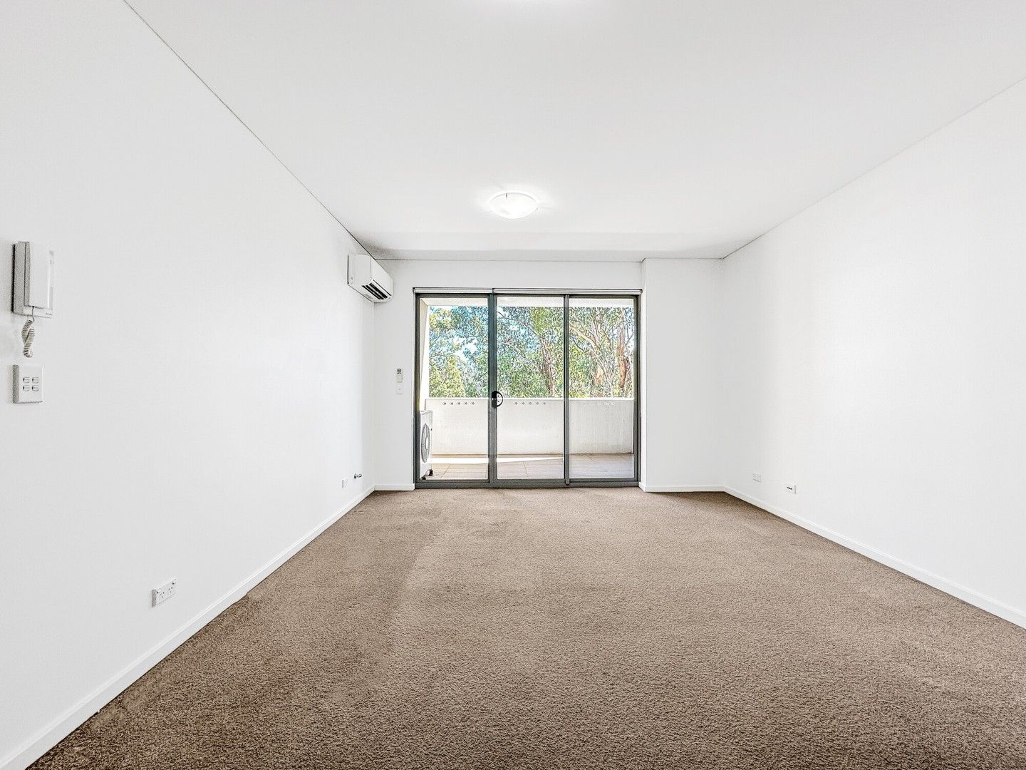 1 bedrooms Apartment / Unit / Flat in 22/5-7 The Avenue MOUNT DRUITT NSW, 2770