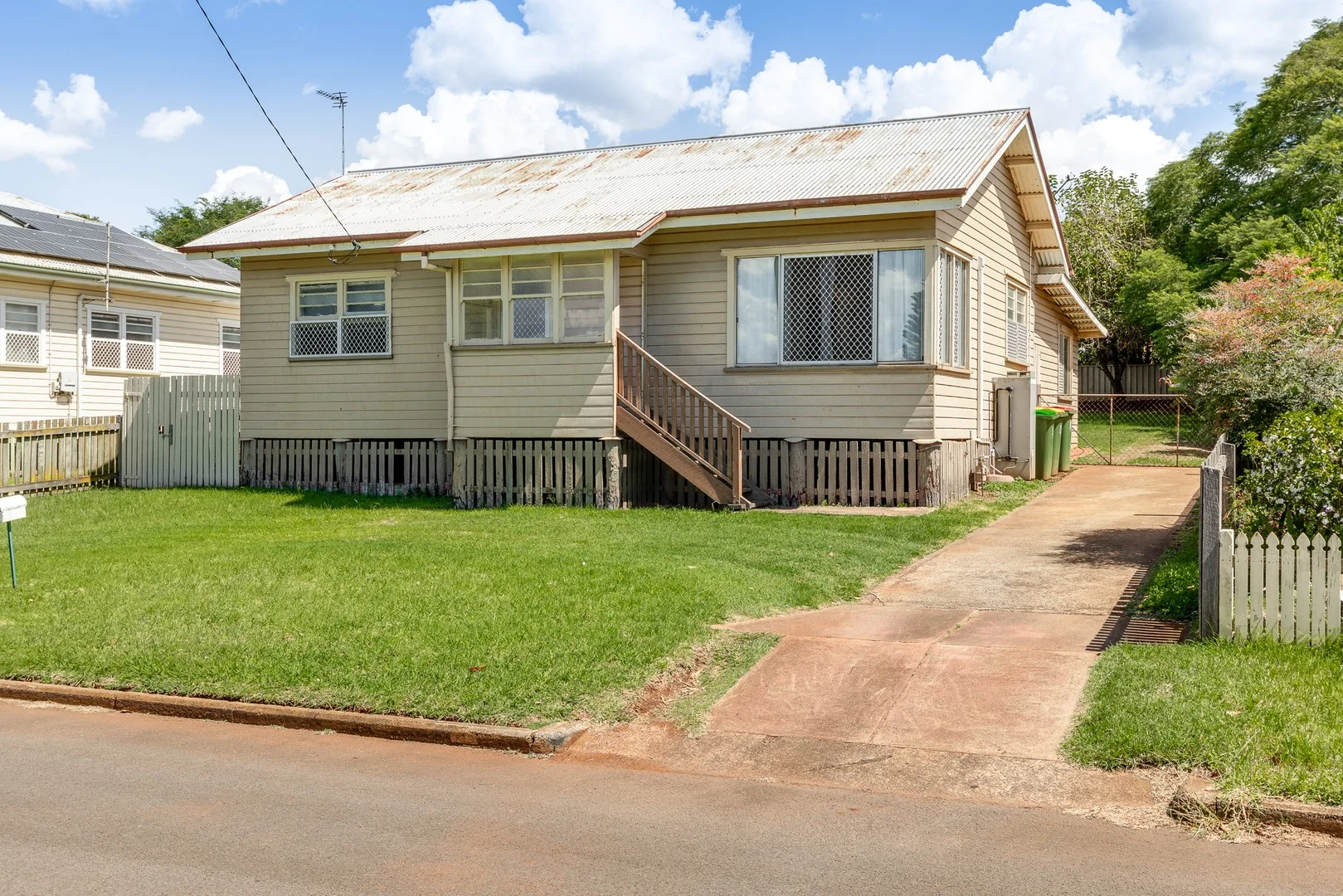 17 Ford Street, Rockville QLD 4350