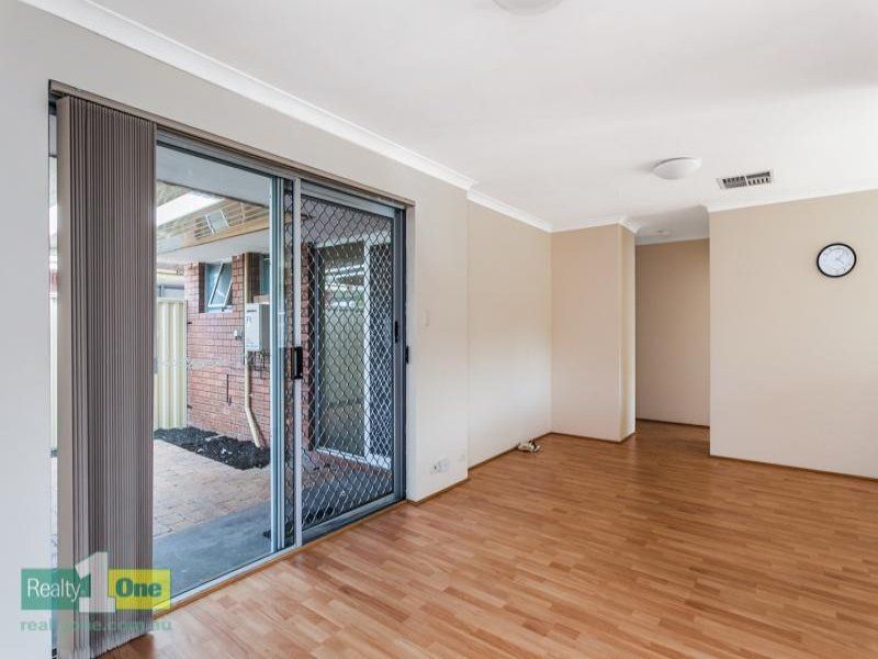 23A Moore Gardens, Kardinya WA 6163, Image 2